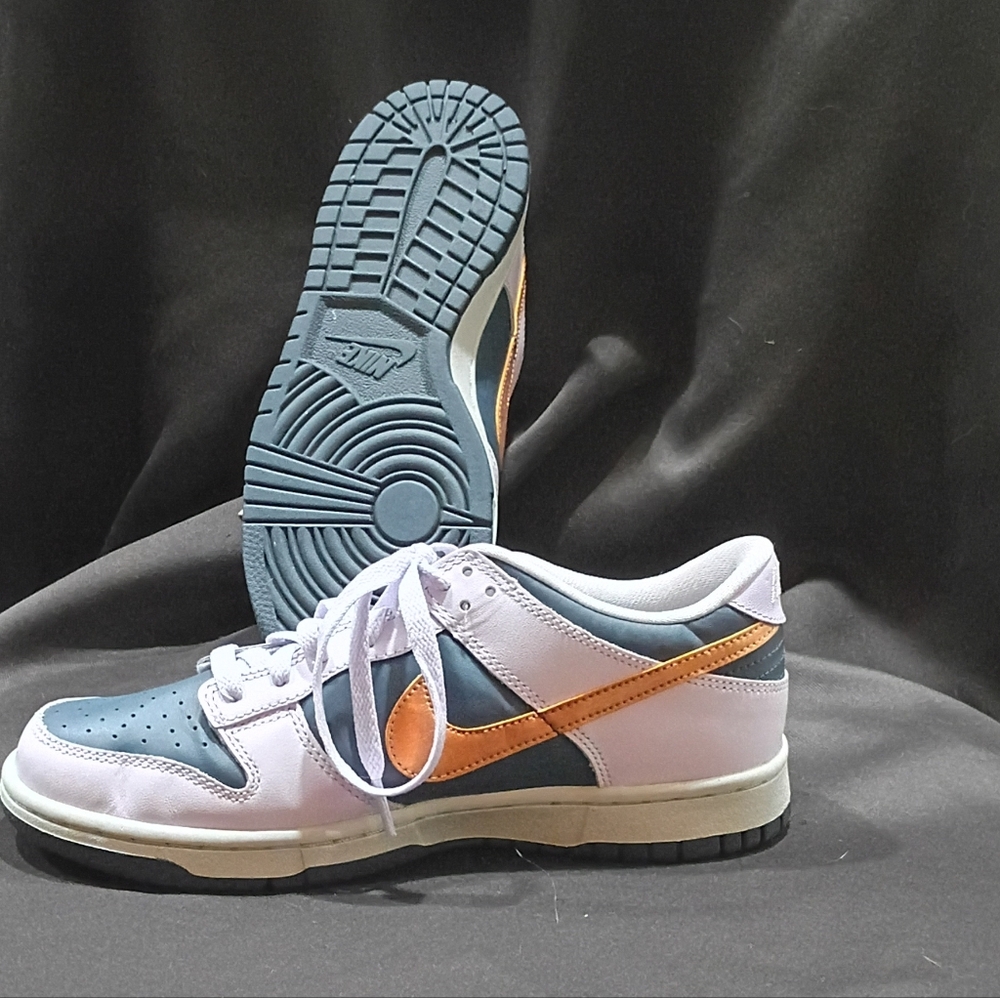 Nike Dunk Low SE Copper Swoosh In Thunder Blue Barely Grape Color Size 6 Youth